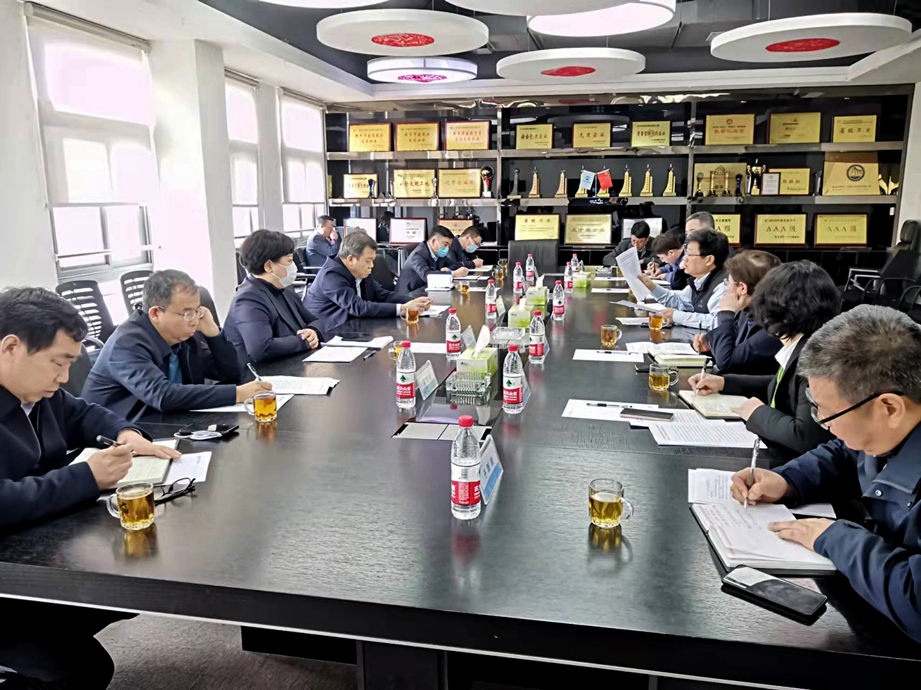 新乡市人大副主任、高新区党工委书记翟洪凯到华体会官方网页版调研