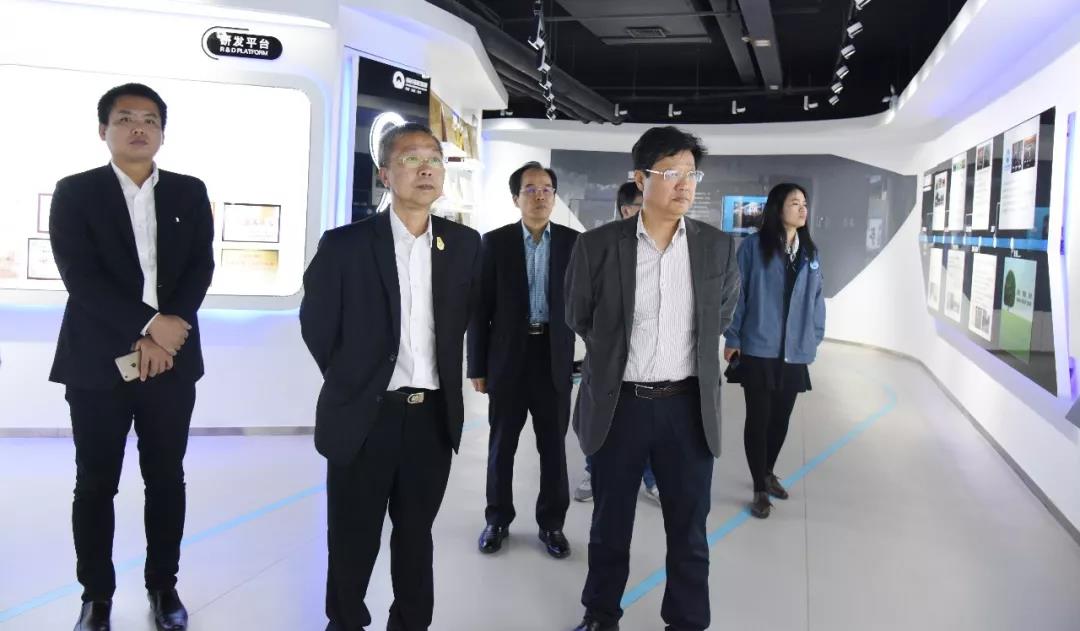 正大集团一行莅临华体会官方网页版参观考察图二