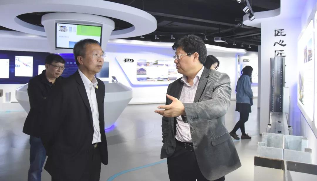 正大集团一行莅临华体会官方网页版参观考察图三